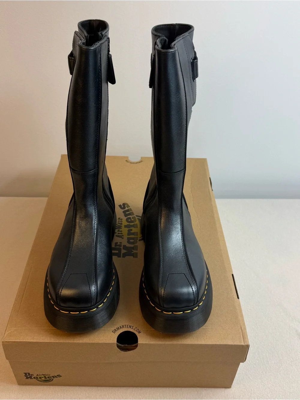 Dr. Martens Buzz Hi Boots black eclipse